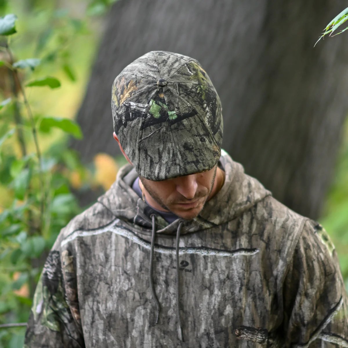 🦌 Där tradition möter livlighet — Mossy Oak x Boston Scally Cap 🧢